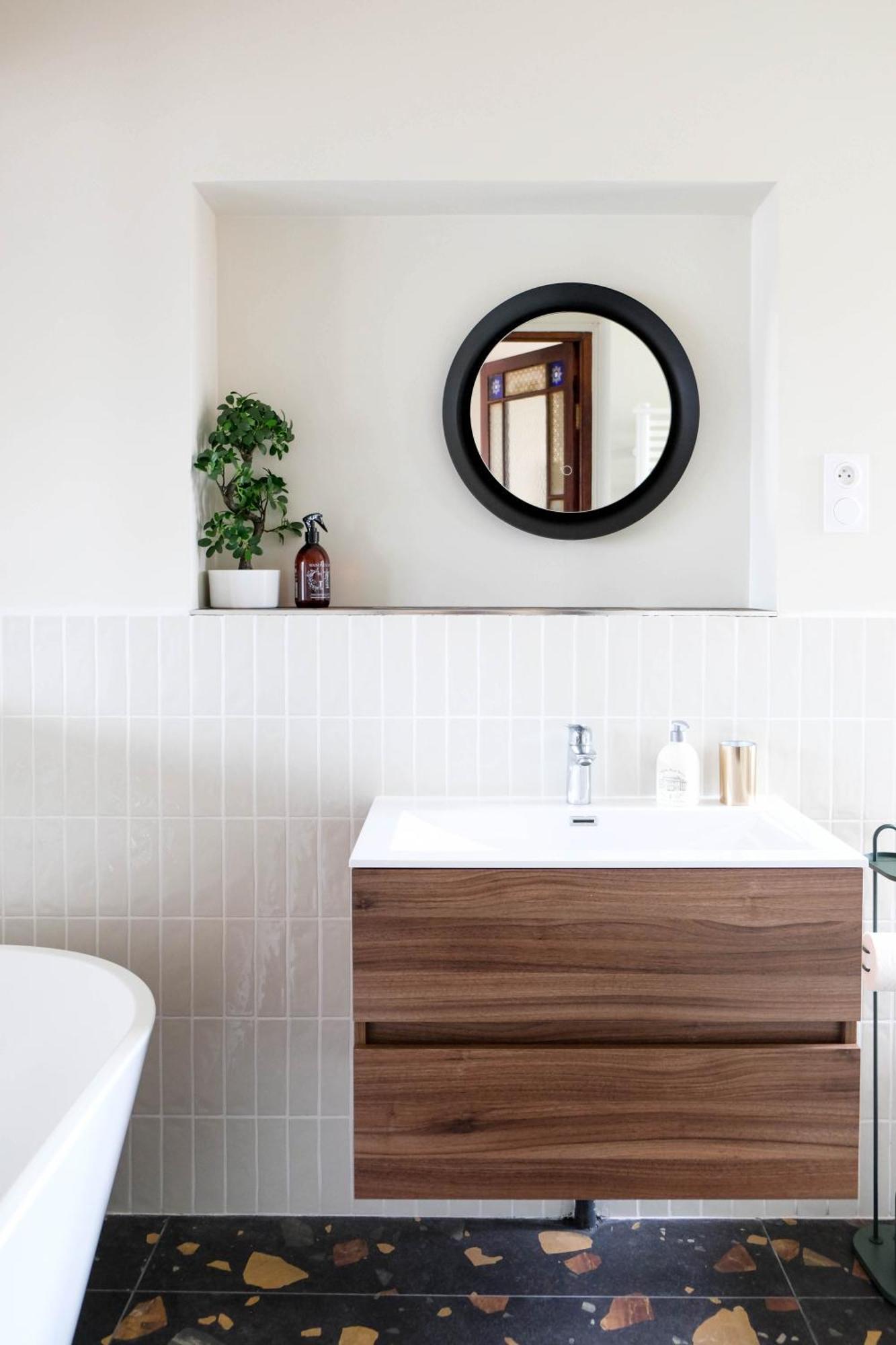 Adele, Bow-window Vue -appt 04 Appartement